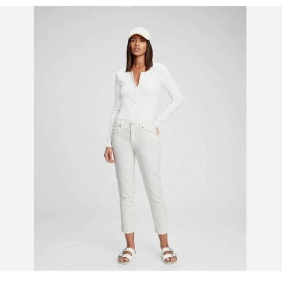 GAP Mid-Rise White Girlfriend Plus Size 18/34 Jeans RETAIL $80 - Picture 3 of 5